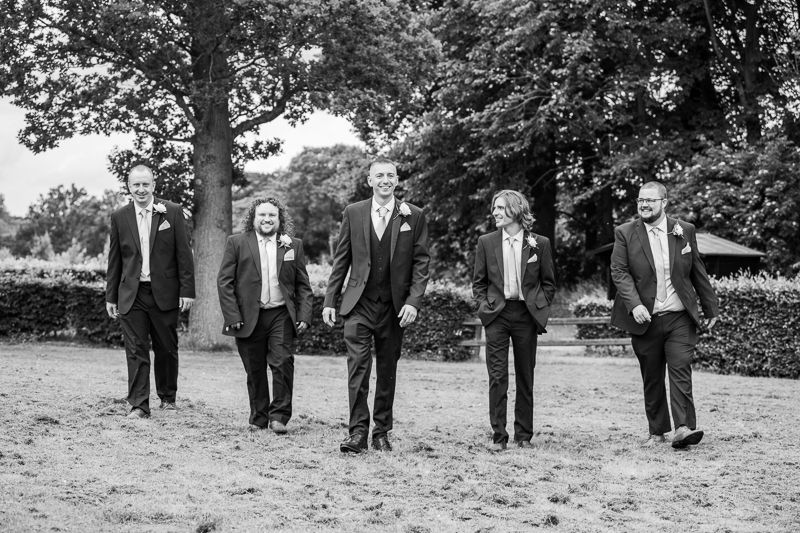 046_groomsmen6_bw