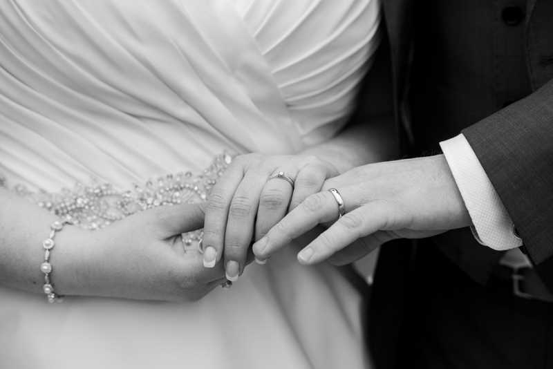 049_hands_rings_bw