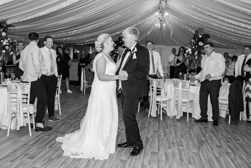 115_dancing4_bw