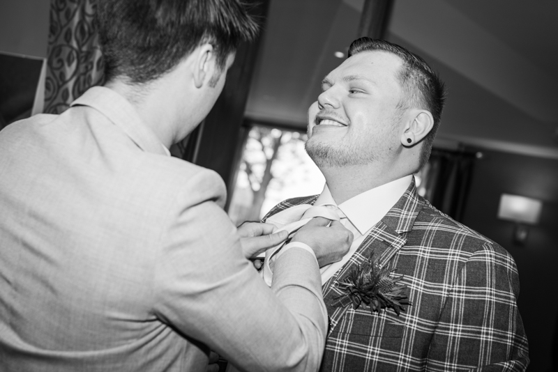 041_grooms_tie2_bw