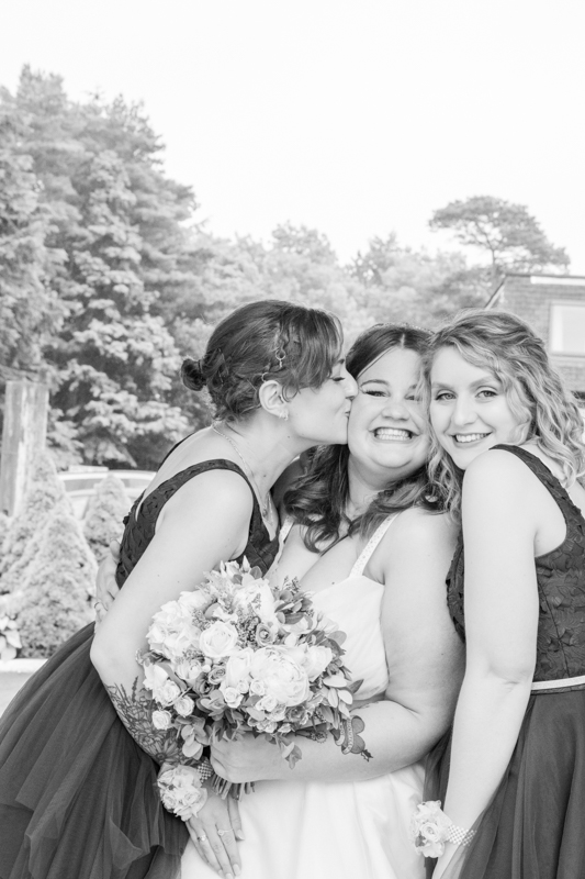 045_bridesmaids2_bw