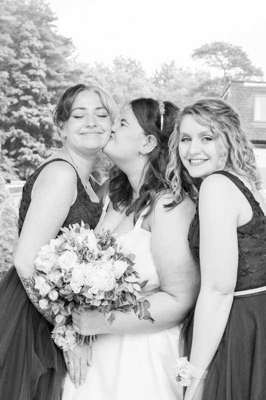 047_bridesmaids3_bw