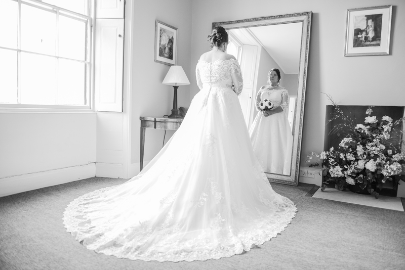 097_bridal_suite1_bw