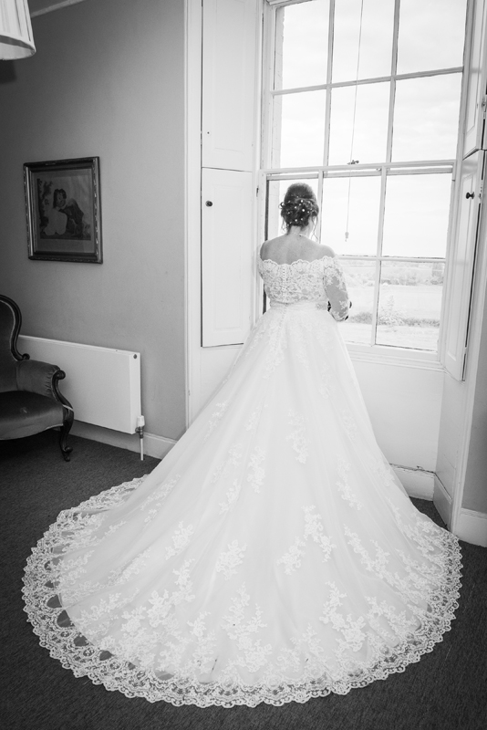 099_bridal_suite2_bw